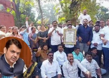 पुण्यात राष्ट्रवादी काँग्रेस शरदचंद्र पवार पक्षाचे आंदोलन; देवेंद्र फडणवीसांच्या राजीनाम्याची मागणी