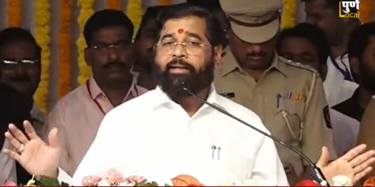 सुप्रिया सुळे, शरद पवार मंचावर असताना मुख्यमंत्री म्हणाले, “आमचं सरकार राजकारण विरहित”