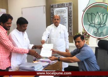 “पुण्यातल्या भिंतीवरची ‘कमळ‘ पुसा, नाहीतर आयोगाला ‘हाताचा पंजा‘ भेट देऊ”