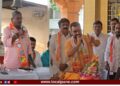 करंदीत अमोल कोल्हेंना मतदाराचा थेट सवाल, ‘तुम्ही आमच्या गावासाठी काय केलं?’ आढळरावांनी डिवचलं, म्हणाले,…