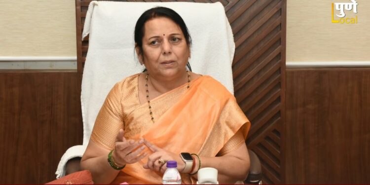 ‘आमच्याकडे अजून कोणी कोणाच्या पाठीत खंजीर खुपसल्याचा…’; डॉ. नीलम गोऱ्हेंचा विरोधकांना टोला