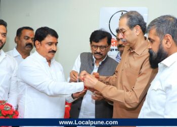 Uddhav Thackeray And Moreshwar Bhondve