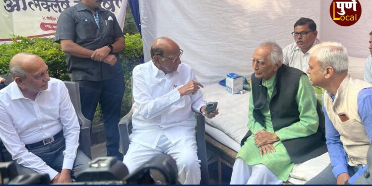 Sharad Pawar And Baba Adhav