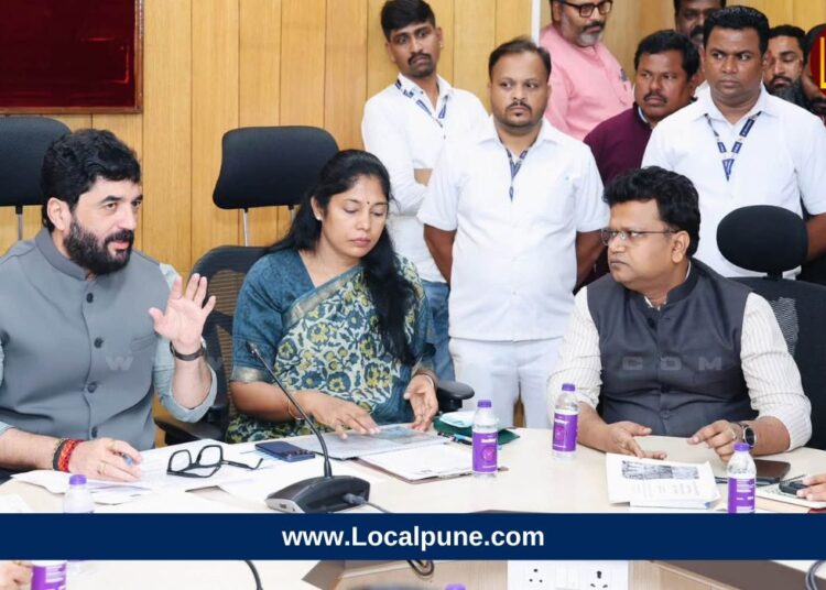 मुरलीधर मोहोळ यांच्याकडून महापालिका अधिकाऱ्यांची झाडाझडती, आपत्ती व्यवस्थापनासह पावसाळी कामांचा आढावा
